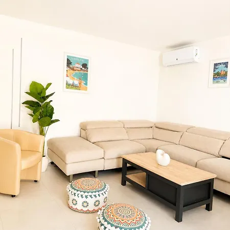 Maison 14 Pers A 2 Min & Centre-ville *