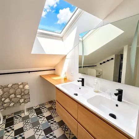 Holiday home Maison 14 Pers A 2 Min & Centre-ville