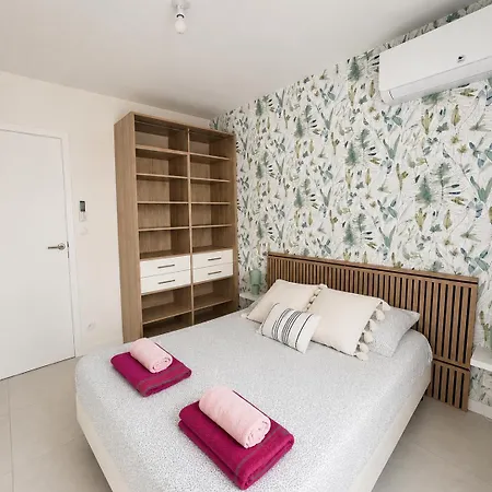 Maison 14 Pers A 2 Min & Centre-ville Holiday home *