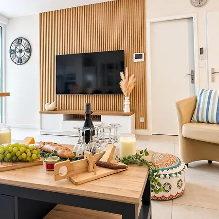 Maison 14 Pers A 2 Min & Centre-ville Сasa de vacaciones *
